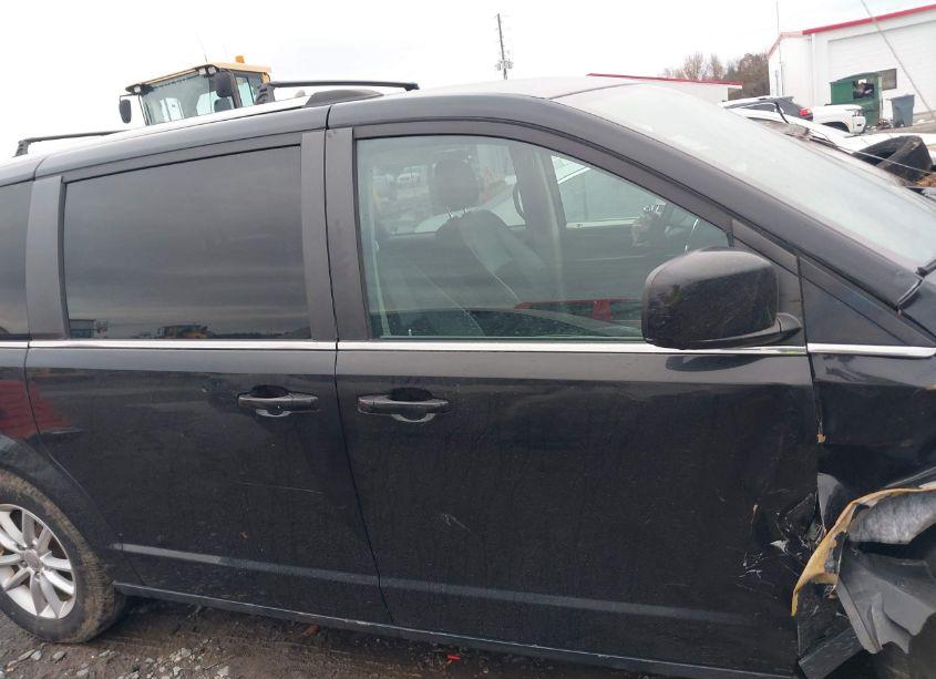 Photo 13 of 2019 Dodge Grand CARAVAN SXT (VIN 2C4RDGCG9KR557706)