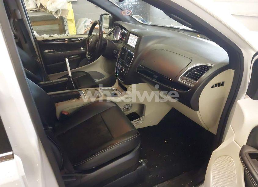 Photo 5 of 2019 Dodge Grand CARAVAN SXT (VIN 2C4RDGCG9KR662455)