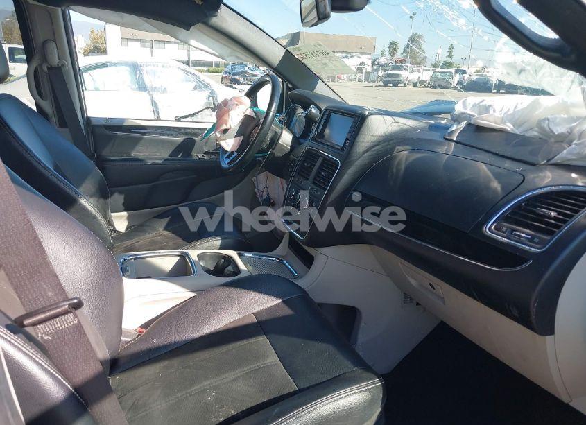 Photo 5 of 2020 Dodge Grand CARAVAN SXT (VIN 2C4RDGCG9LR193708)