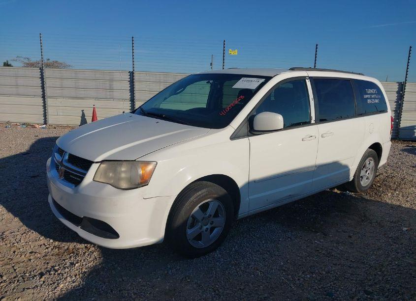 Photo 2 of 2013 Dodge Grand CARAVAN SXT (VIN 2C4RDGCGXDR582861)