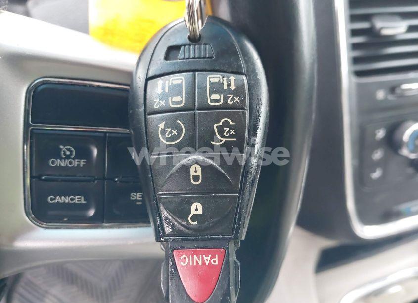 Photo 11 of 2015 Dodge Grand CARAVAN SXT (VIN 2C4RDGCGXFR732924)