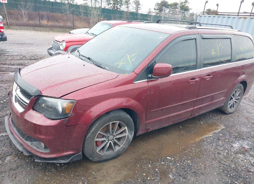 Photo 2 of 2017 Dodge Grand CARAVAN SXT (VIN 2C4RDGCGXHR596345)
