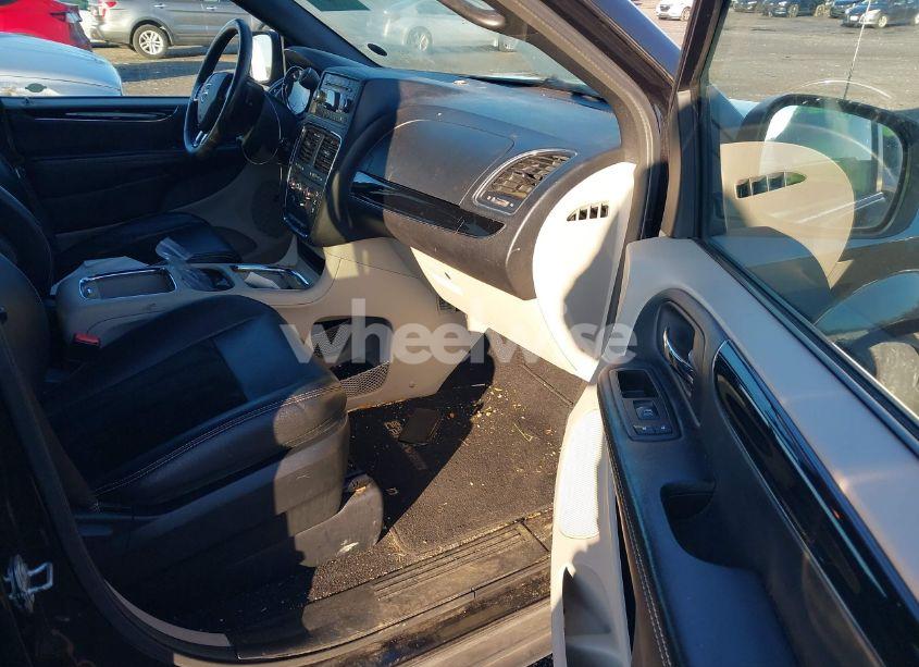 Photo 5 of 2017 Dodge Grand CARAVAN SXT (VIN 2C4RDGCGXHR600376)