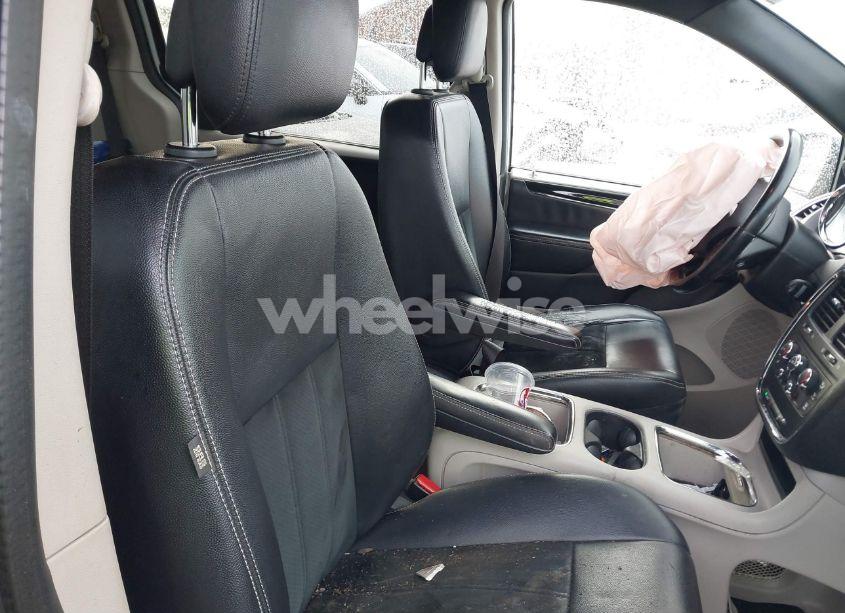 Photo 5 of 2017 Dodge Grand CARAVAN SXT (VIN 2C4RDGCGXHR617596)