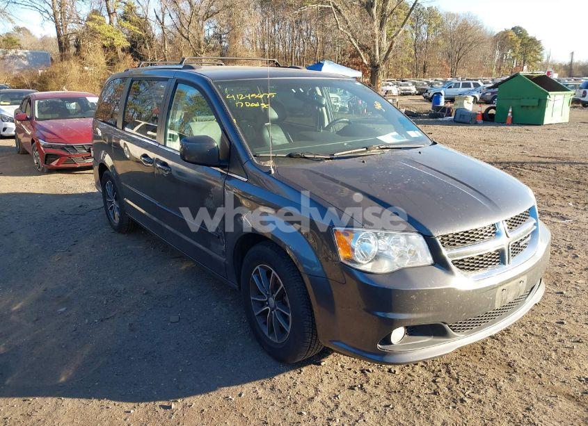 2017 Dodge Grand CARAVAN SXT (VIN 2C4RDGCGXHR735888) main photo