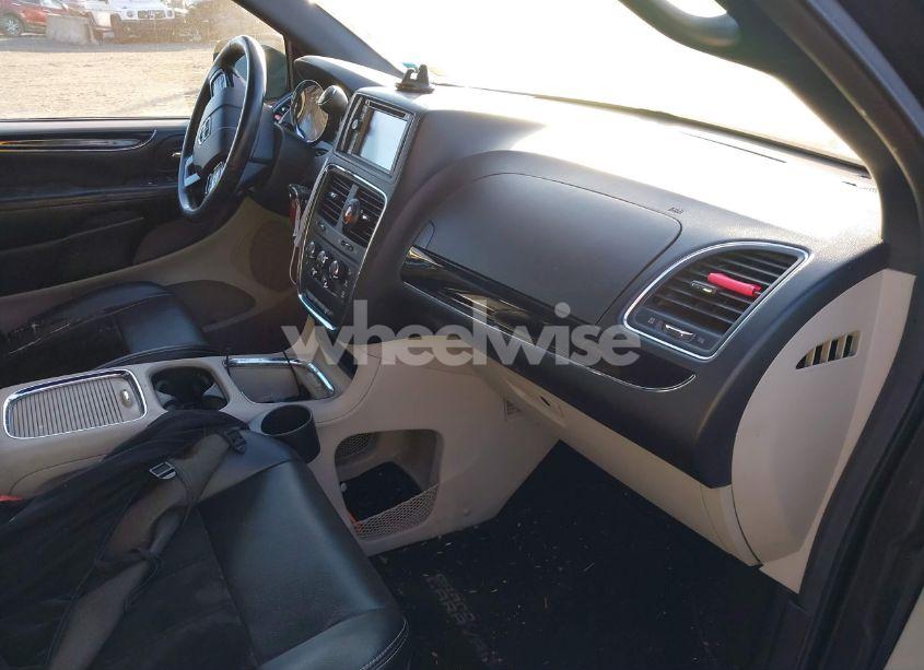 Photo 5 of 2017 Dodge Grand CARAVAN SXT (VIN 2C4RDGCGXHR735888)