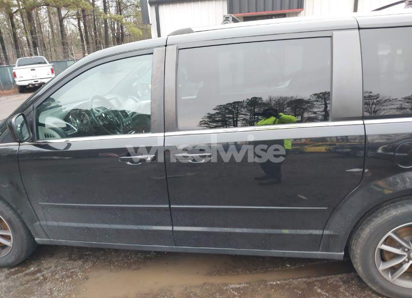 Photo 15 of 2017 Dodge Grand CARAVAN SXT (VIN 2C4RDGCGXHR858414)