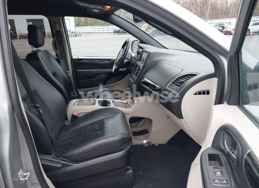 Photo 5 of 2018 Dodge Grand CARAVAN SXT (VIN 2C4RDGCGXJR192497)