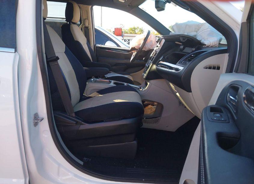 Photo 5 of 2018 Dodge Grand CARAVAN SXT (VIN 2C4RDGCGXJR208617)