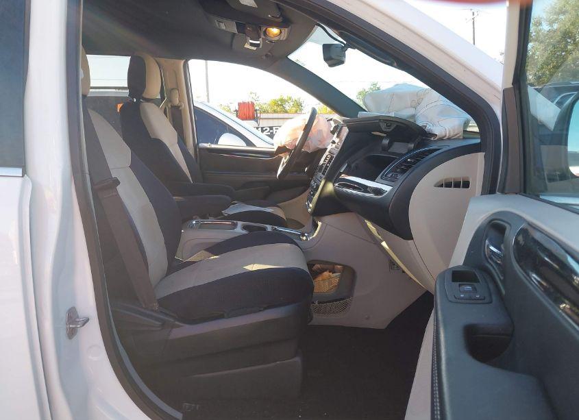 Photo 8 of 2018 Dodge Grand CARAVAN SXT (VIN 2C4RDGCGXJR208617)