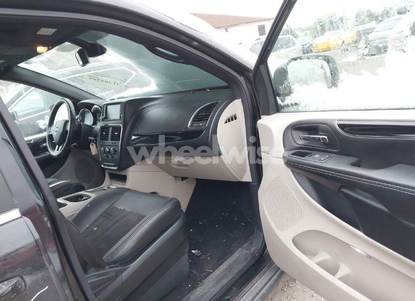 Photo 5 of 2019 Dodge Grand CARAVAN SXT (VIN 2C4RDGCGXKR544995)