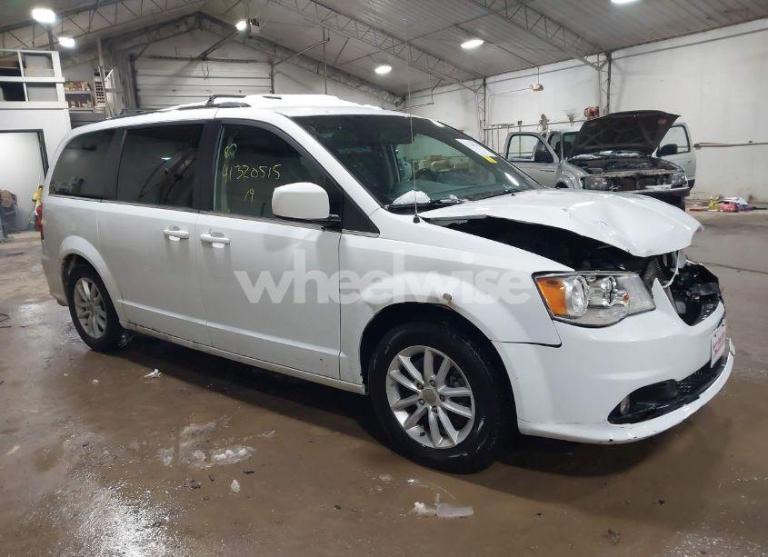 2019 Dodge Grand CARAVAN SXT (VIN 2C4RDGCGXKR591430) main photo