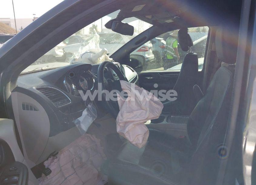 Photo 5 of 2019 Dodge Grand CARAVAN SXT (VIN 2C4RDGCGXKR642389)