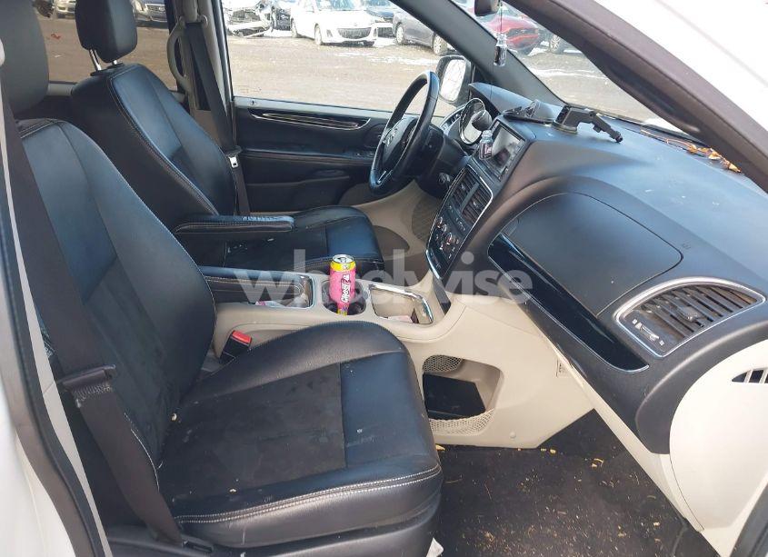 Photo 5 of 2019 Dodge Grand CARAVAN SXT (VIN 2C4RDGCGXKR656289)