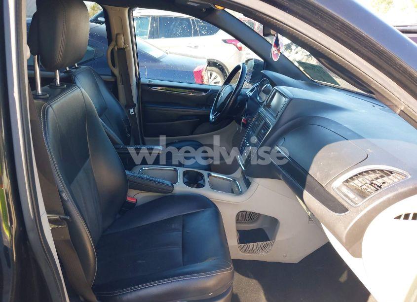 Photo 5 of 2019 Dodge Grand CARAVAN SXT (VIN 2C4RDGCGXKR691186)