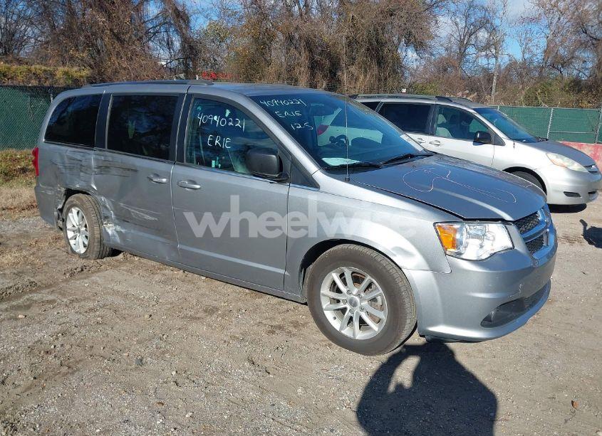 2019 Dodge Grand CARAVAN SXT (VIN 2C4RDGCGXKR743447) main photo