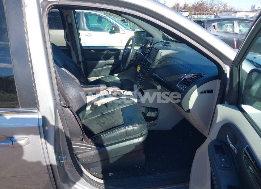 Photo 5 of 2019 Dodge Grand CARAVAN SXT (VIN 2C4RDGCGXKR743447)