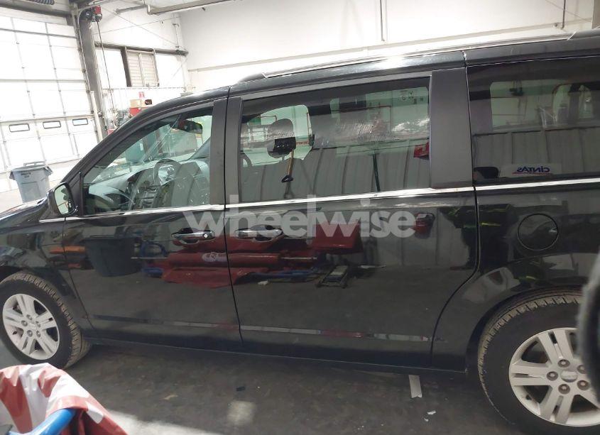 Photo 14 of 2019 Dodge Grand CARAVAN SXT (VIN 2C4RDGCGXKR773404)