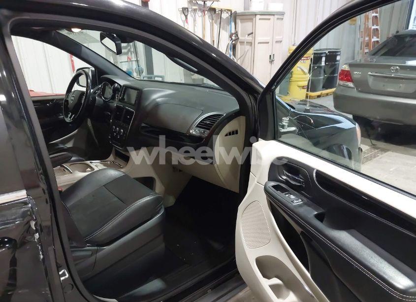 Photo 5 of 2019 Dodge Grand CARAVAN SXT (VIN 2C4RDGCGXKR773404)