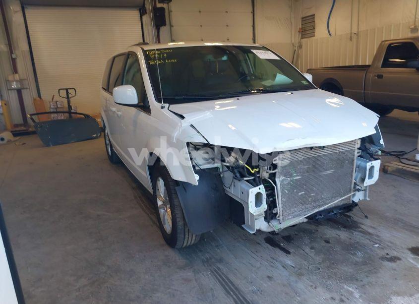 2020 Dodge Grand CARAVAN SXT (VIN 2C4RDGCGXLR174164) main photo