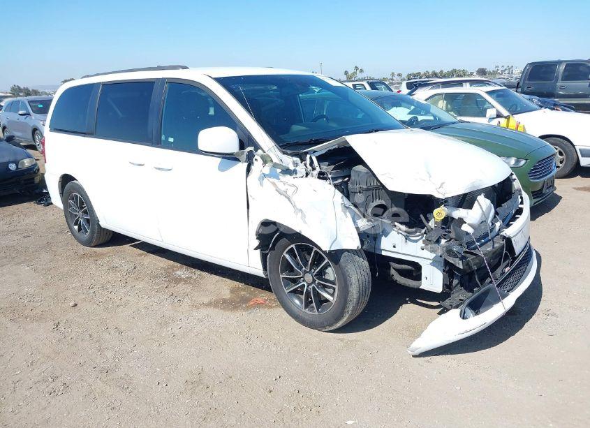 2019 Dodge Grand CARAVAN GT (VIN 2C4RDGEG1KR660521) main photo