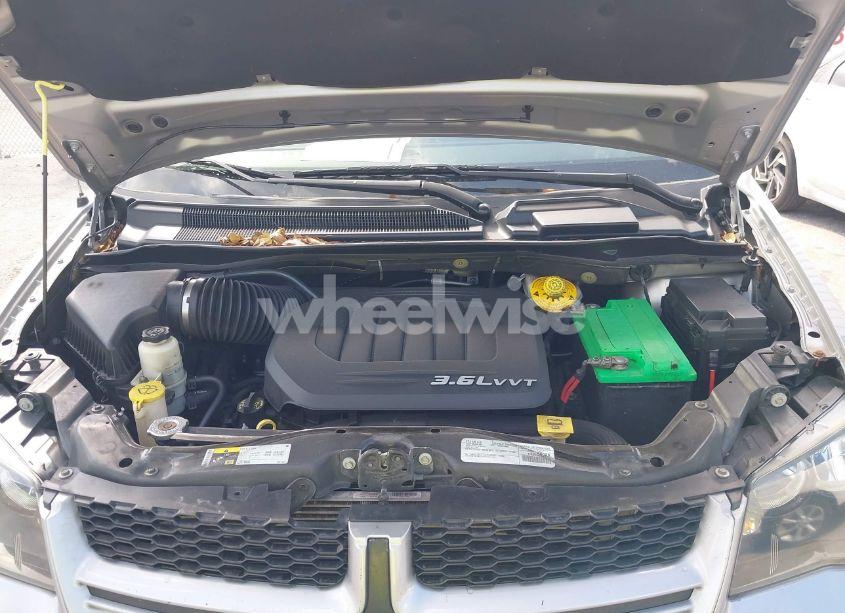 Photo 10 of 2016 Dodge Grand CARAVAN R/T (VIN 2C4RDGEG3GR249130)