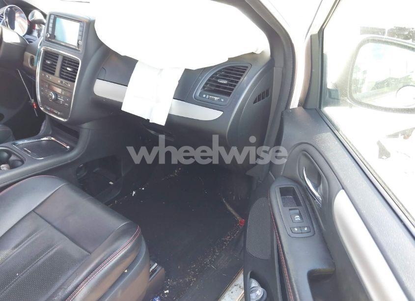 Photo 5 of 2016 Dodge Grand CARAVAN R/T (VIN 2C4RDGEG3GR328829)