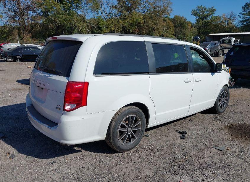 Photo 4 of 2018 Dodge Grand CARAVAN GT (VIN 2C4RDGEG4JR340981)