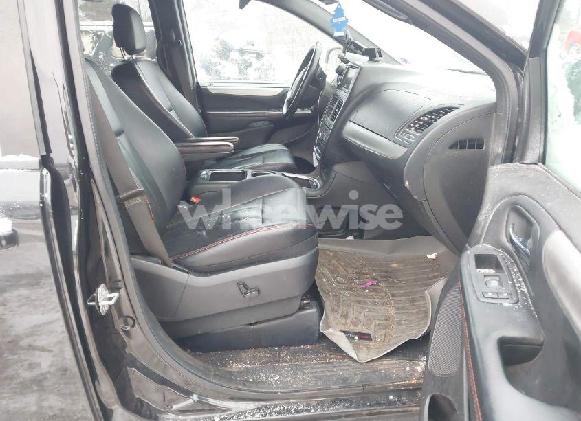 Photo 5 of 2018 Dodge Grand CARAVAN GT (VIN 2C4RDGEG4JR345680)