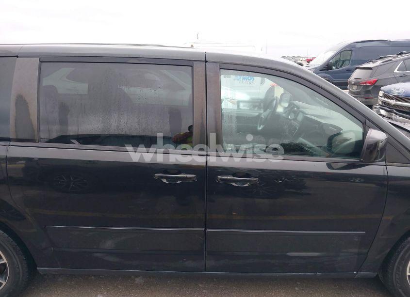 Photo 13 of 2015 Dodge Grand CARAVAN R/T (VIN 2C4RDGEG5FR598224)
