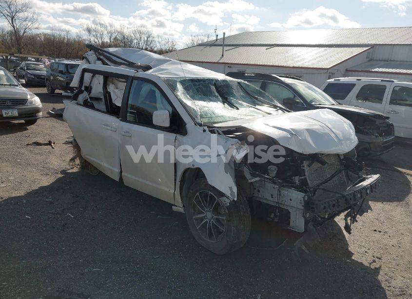 2019 Dodge Grand CARAVAN GT (VIN 2C4RDGEG5KR562740) main photo