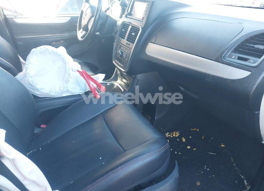 Photo 5 of 2016 Dodge Grand CARAVAN R/T (VIN 2C4RDGEG6GR340845)