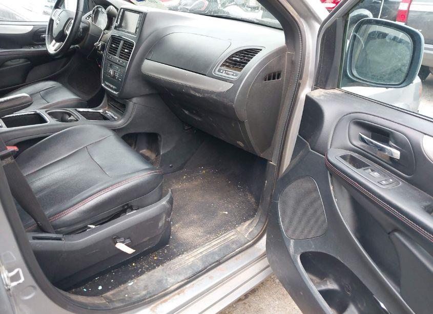 Photo 5 of 2016 Dodge Grand CARAVAN R/T (VIN 2C4RDGEG7GR376429)