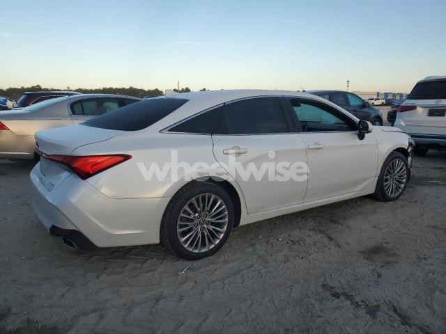 Photo 7 of 2019 TOYOTA AVALON XLE (VIN 2C4RDGEG8HR699941)
