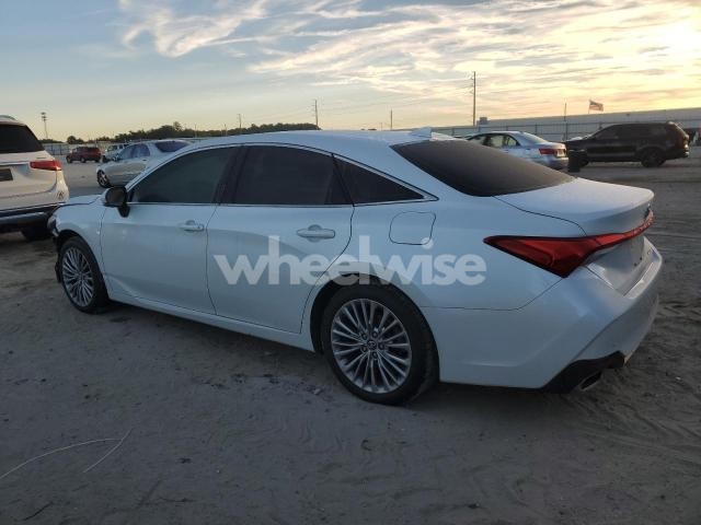 Photo 8 of 2019 TOYOTA AVALON XLE (VIN 2C4RDGEG8HR699941)