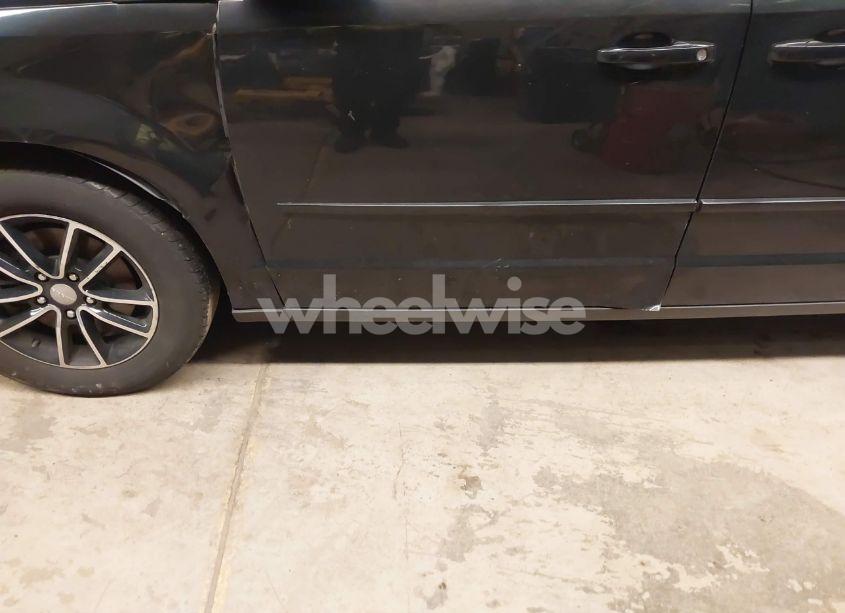 Photo 17 of 2016 Dodge Grand CARAVAN R/T (VIN 2C4RDGEGXGR375369)