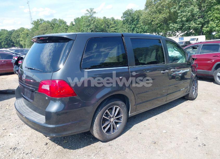 Photo 4 of 2012 Volkswagen Routan S (VIN 2C4RVAAG4CR240429)
