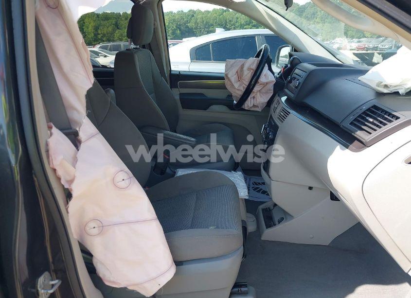 Photo 5 of 2012 Volkswagen Routan S (VIN 2C4RVAAG4CR240429)