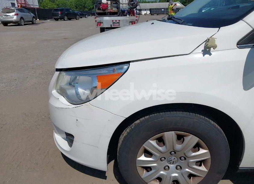 Photo 6 of 2012 Volkswagen Routan S (VIN 2C4RVAAG4CR293664)