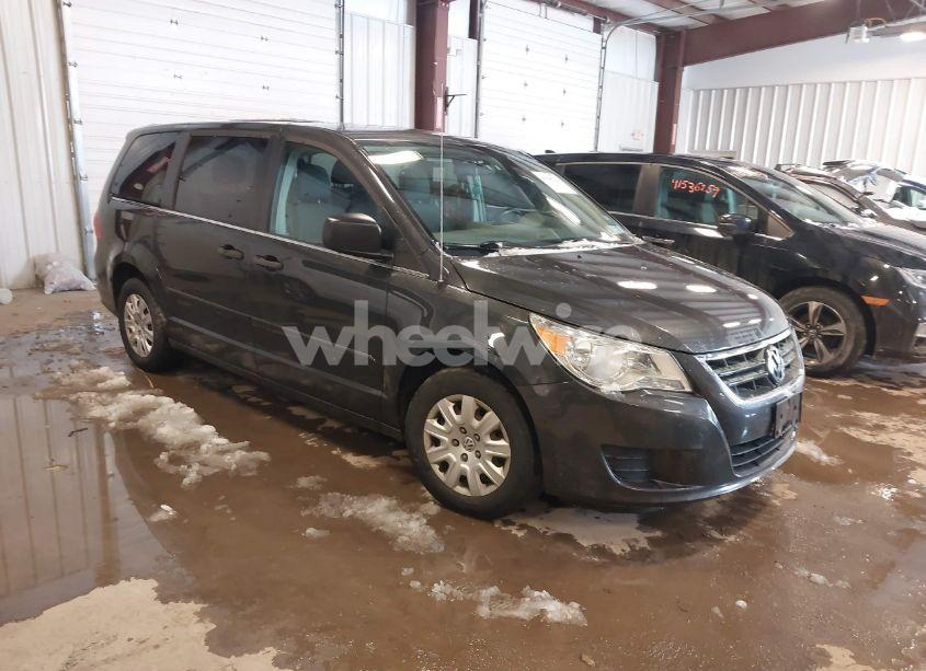 2012 Volkswagen Routan S (VIN 2C4RVAAG6CR390526) main photo