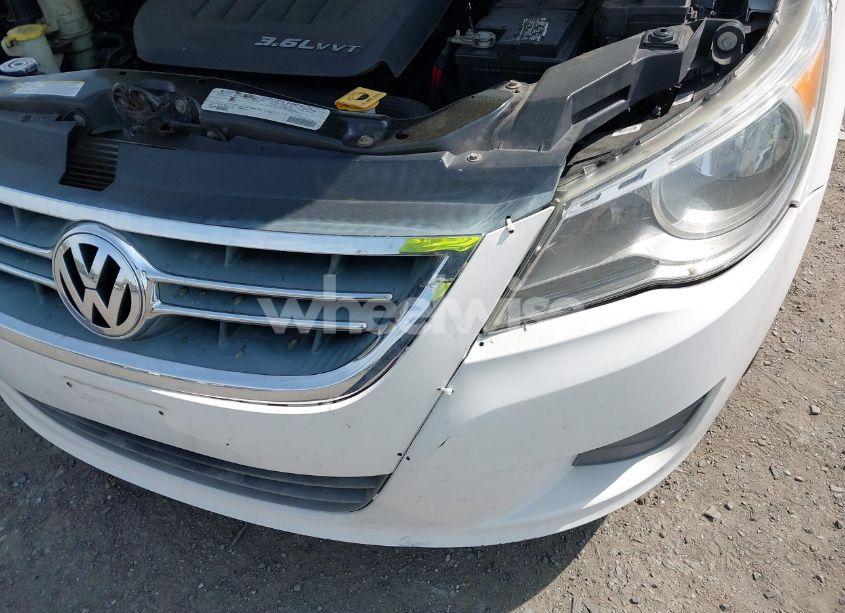 Photo 12 of 2012 Volkswagen Routan SE (VIN 2C4RVABG0CR193964)