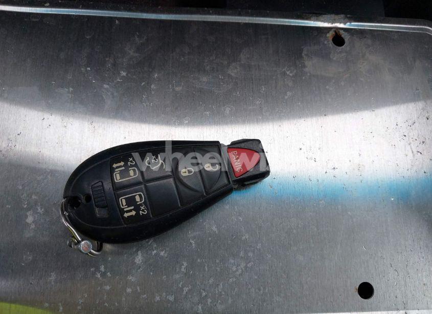 Photo 11 of 2012 Volkswagen Routan SE (VIN 2C4RVABG0CR390701)