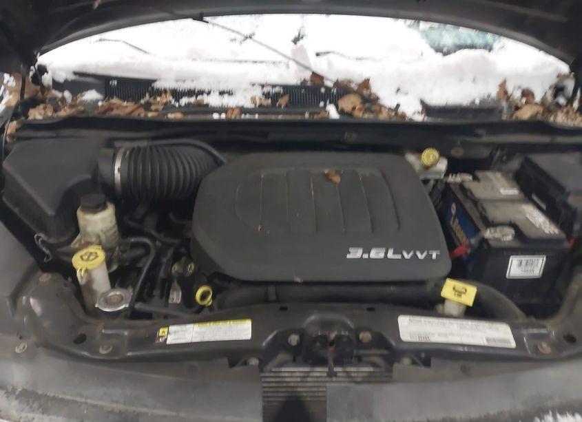 Photo 10 of 2012 Volkswagen Routan SE (VIN 2C4RVABG1CR151934)