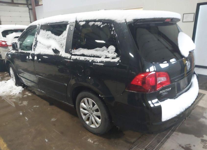 Photo 3 of 2012 Volkswagen Routan SE (VIN 2C4RVABG1CR151934)