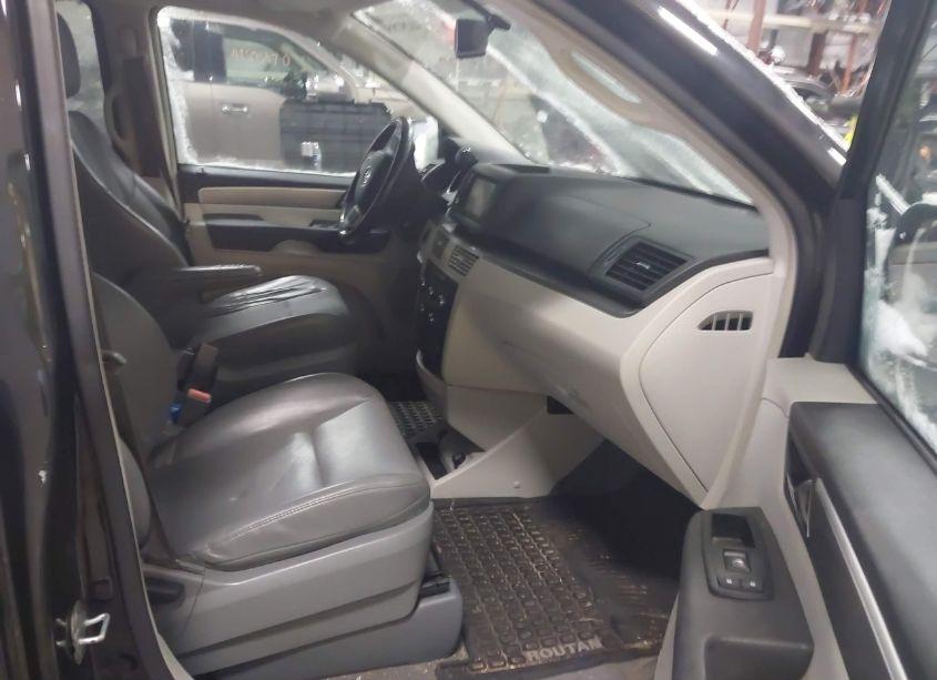 Photo 5 of 2012 Volkswagen Routan SE (VIN 2C4RVABG1CR151934)