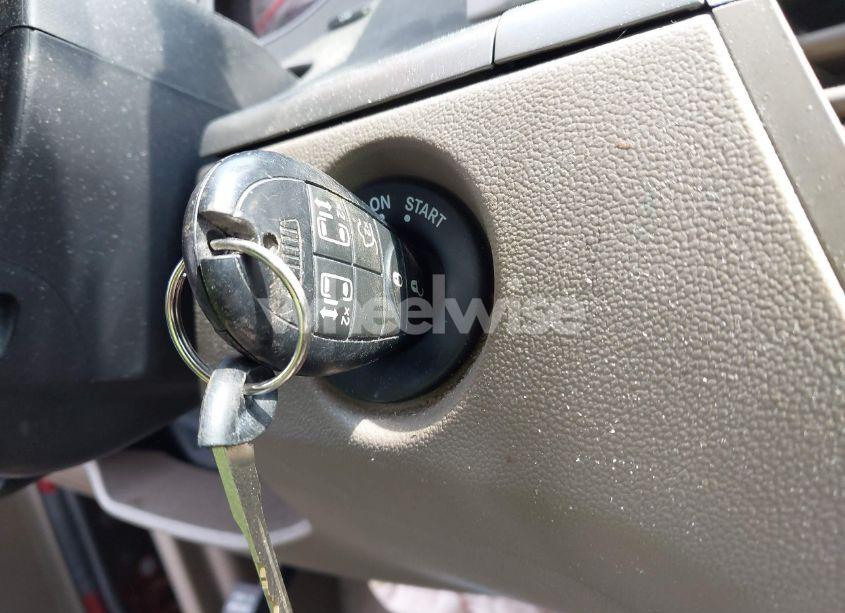 Photo 11 of 2012 Volkswagen Routan SE (VIN 2C4RVABG1CR240838)