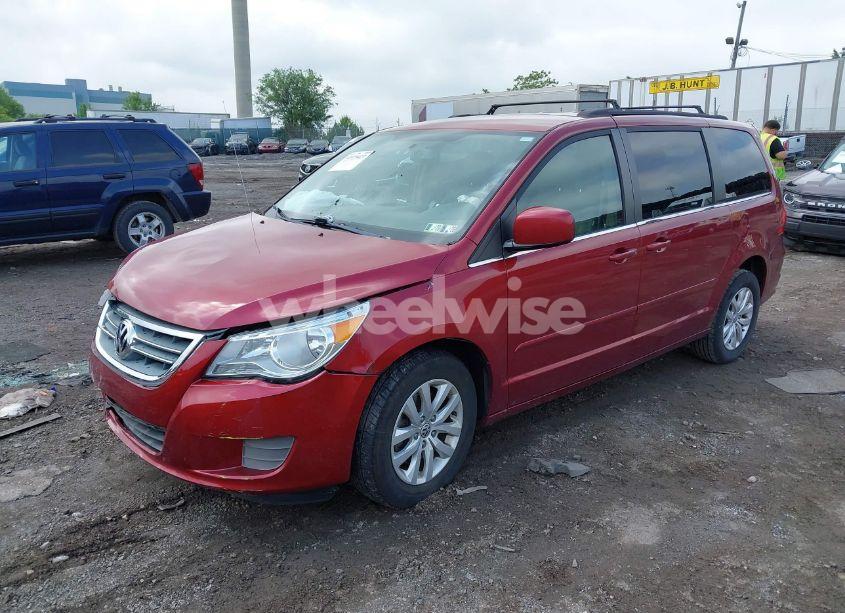 Photo 2 of 2012 Volkswagen Routan SE (VIN 2C4RVABG1CR240838)