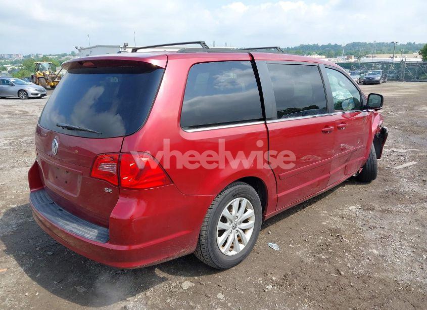 Photo 4 of 2012 Volkswagen Routan SE (VIN 2C4RVABG1CR240838)
