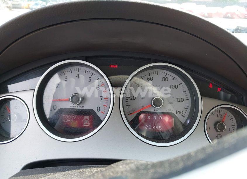 Photo 7 of 2012 Volkswagen Routan SE (VIN 2C4RVABG1CR240838)