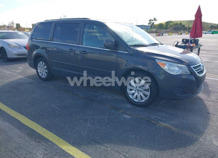 2012 Volkswagen Routan SE (VIN 2C4RVABG1CR391243) main photo